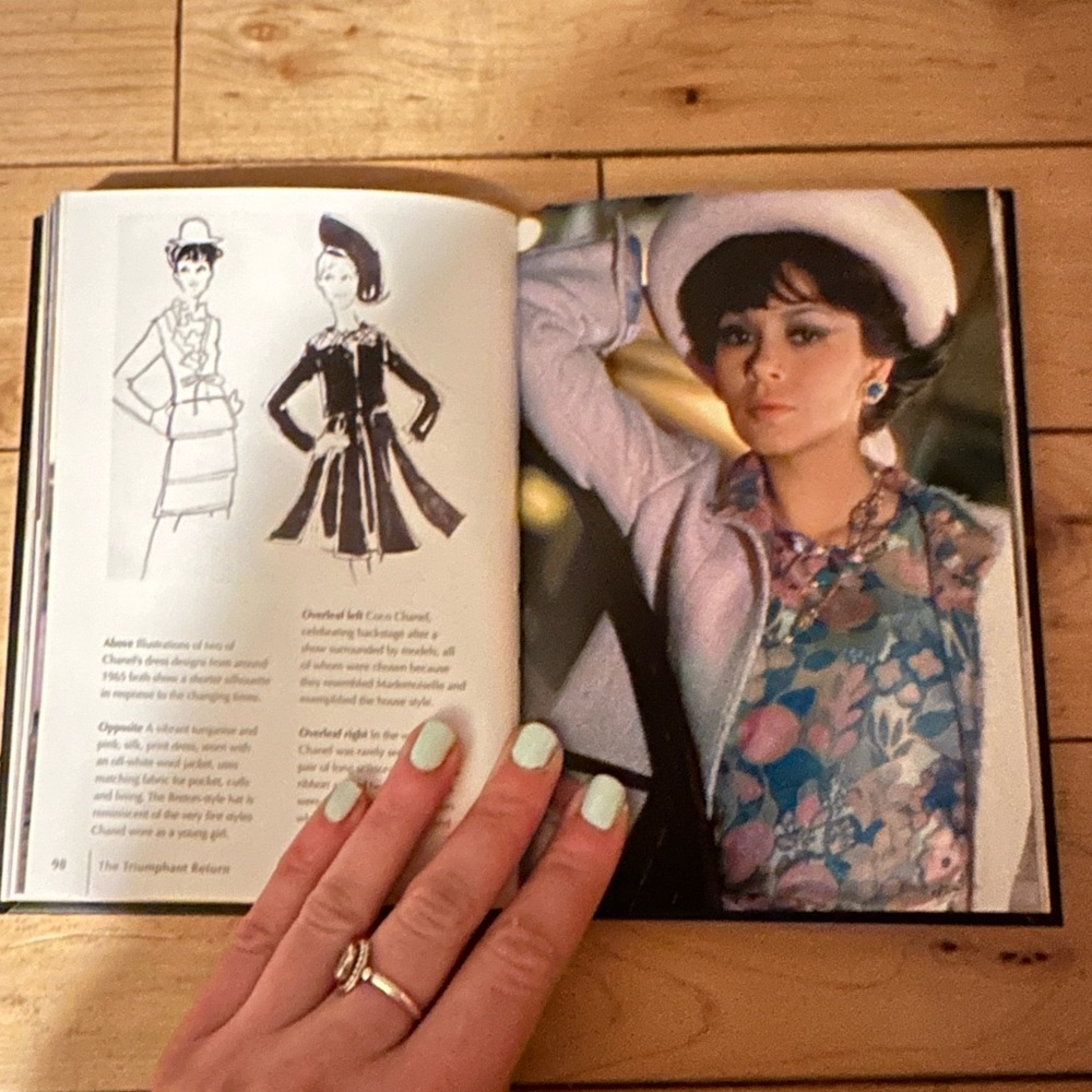 The Little Book Of Chanel - Picture 5 of 6